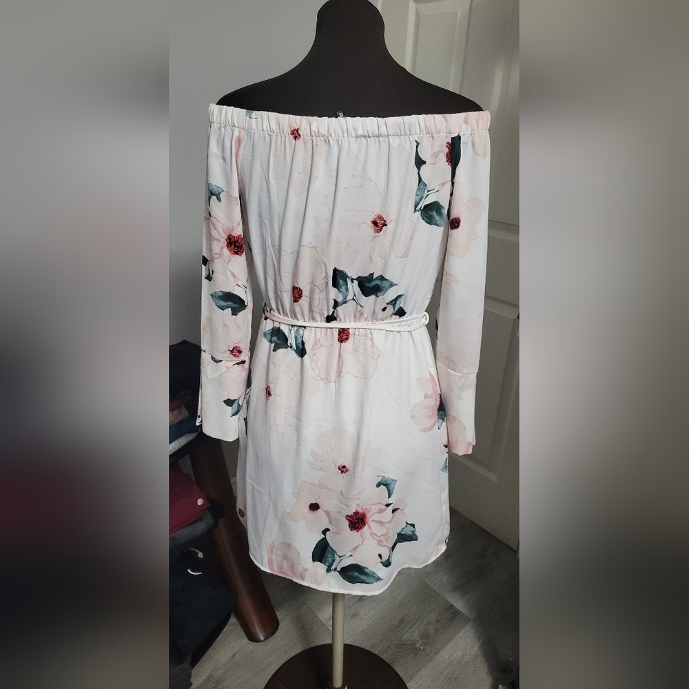 5/$20**XS Dynamite Off Shoulder Floral Mini Dress
